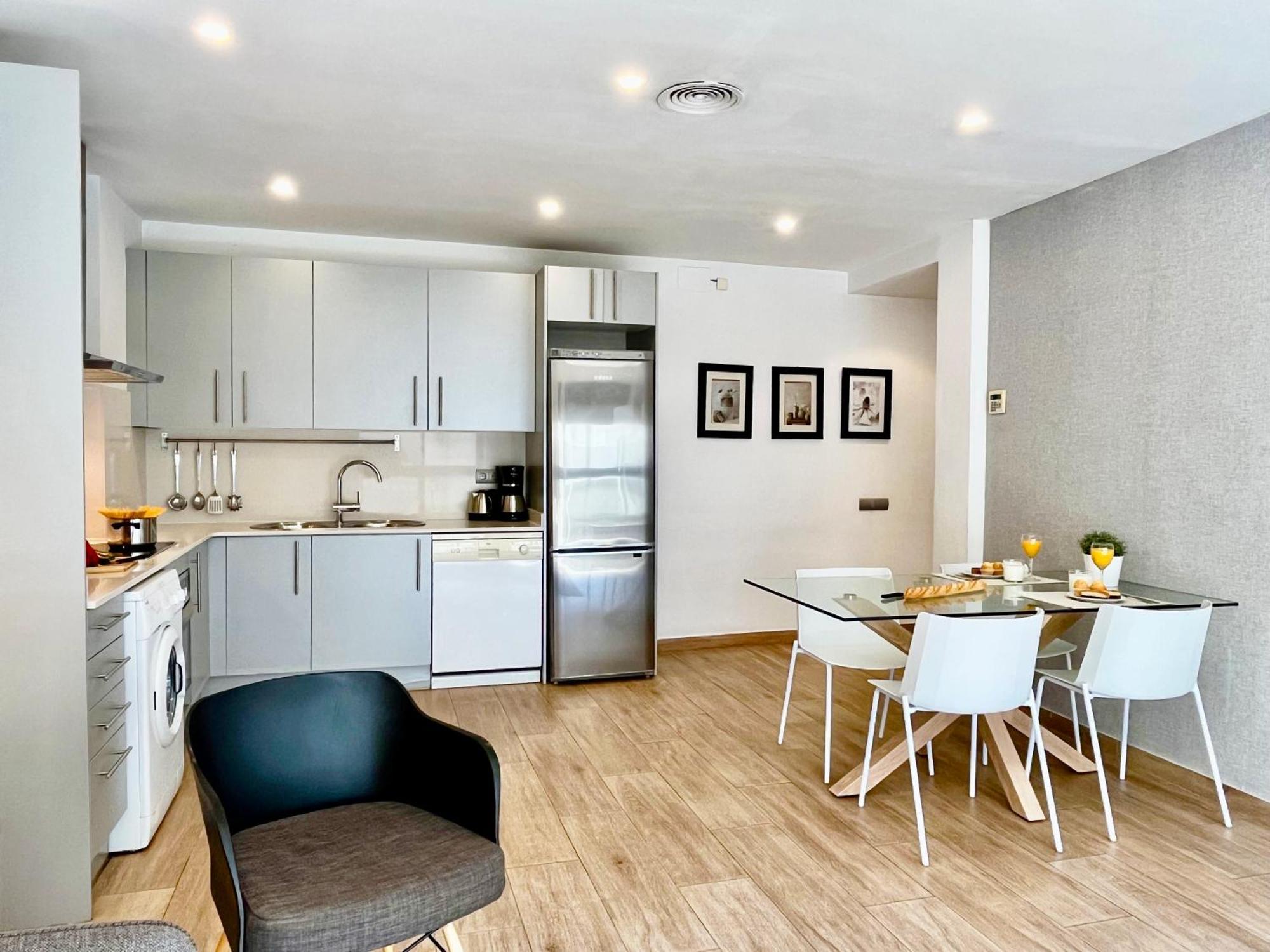 Feelathome Mozart Apartments Barcelona Bagian luar foto