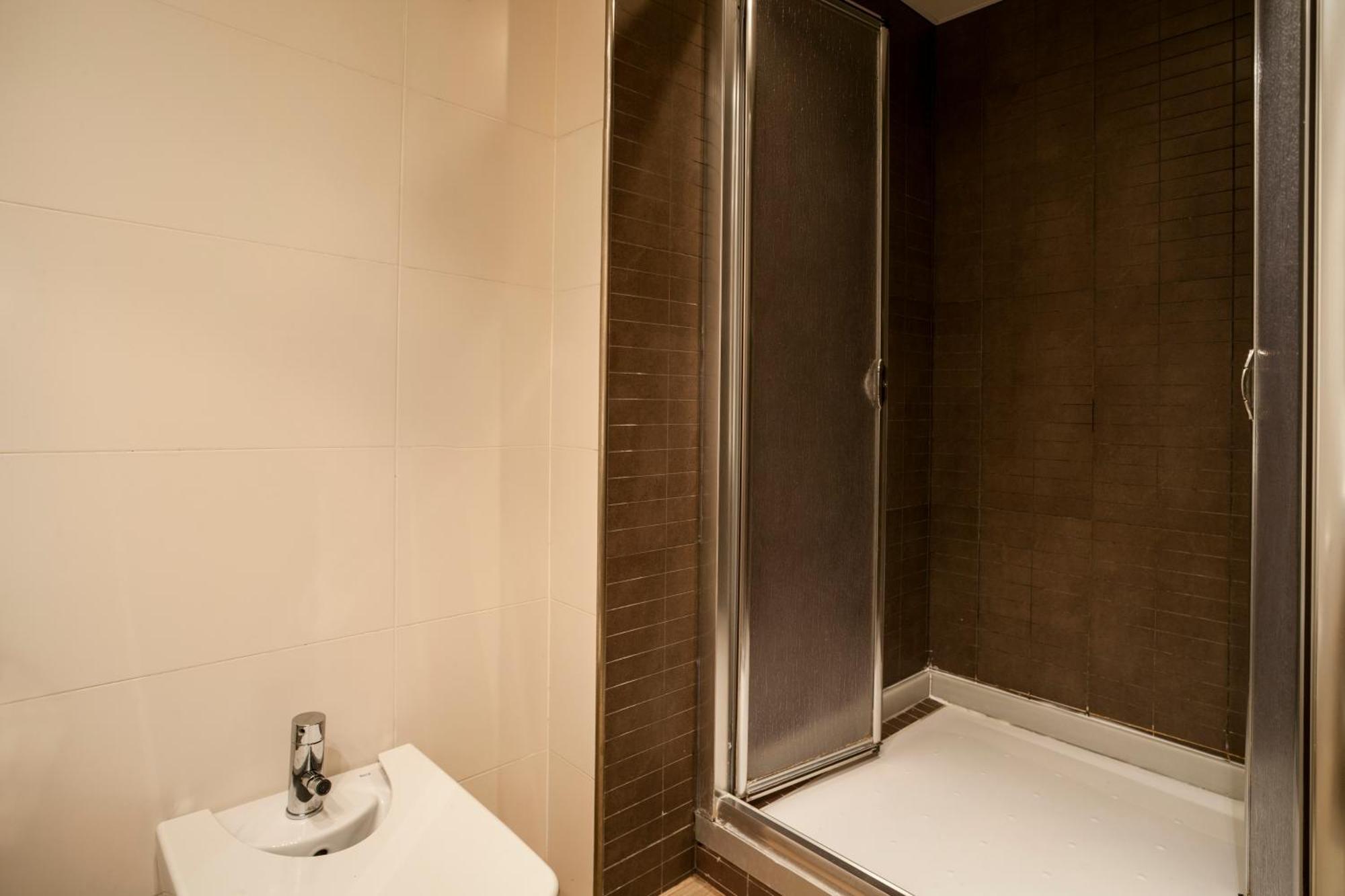 Feelathome Mozart Apartments Barcelona Bagian luar foto
