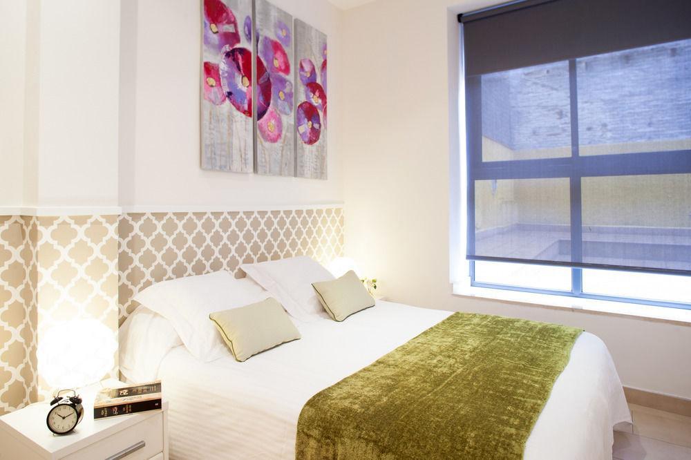 Feelathome Mozart Apartments Barcelona Bagian luar foto
