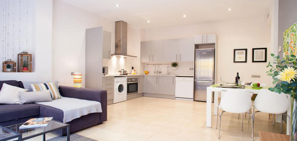 Feelathome Mozart Apartments Barcelona Bagian luar foto