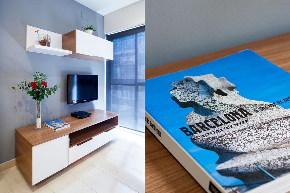 Feelathome Mozart Apartments Barcelona Bagian luar foto